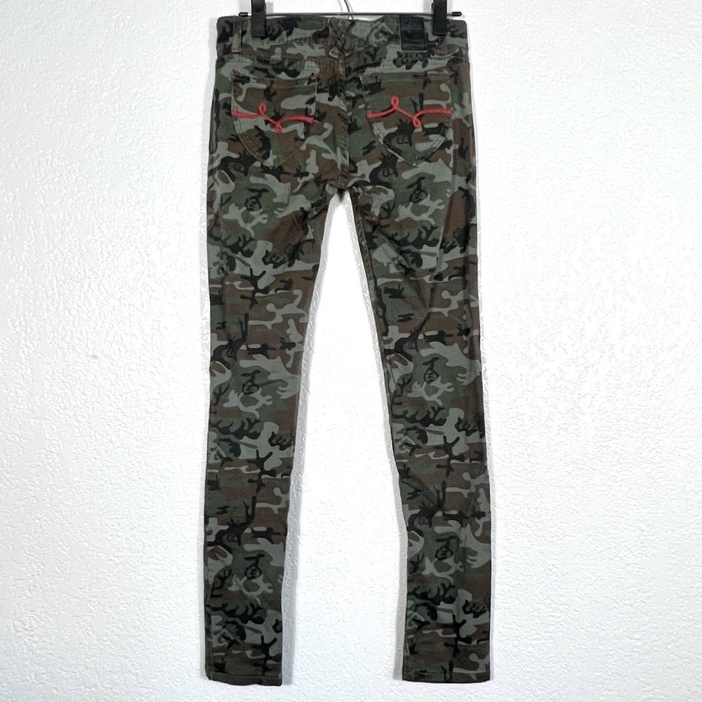 Luxirie camo skinny jeans sz. 7/28